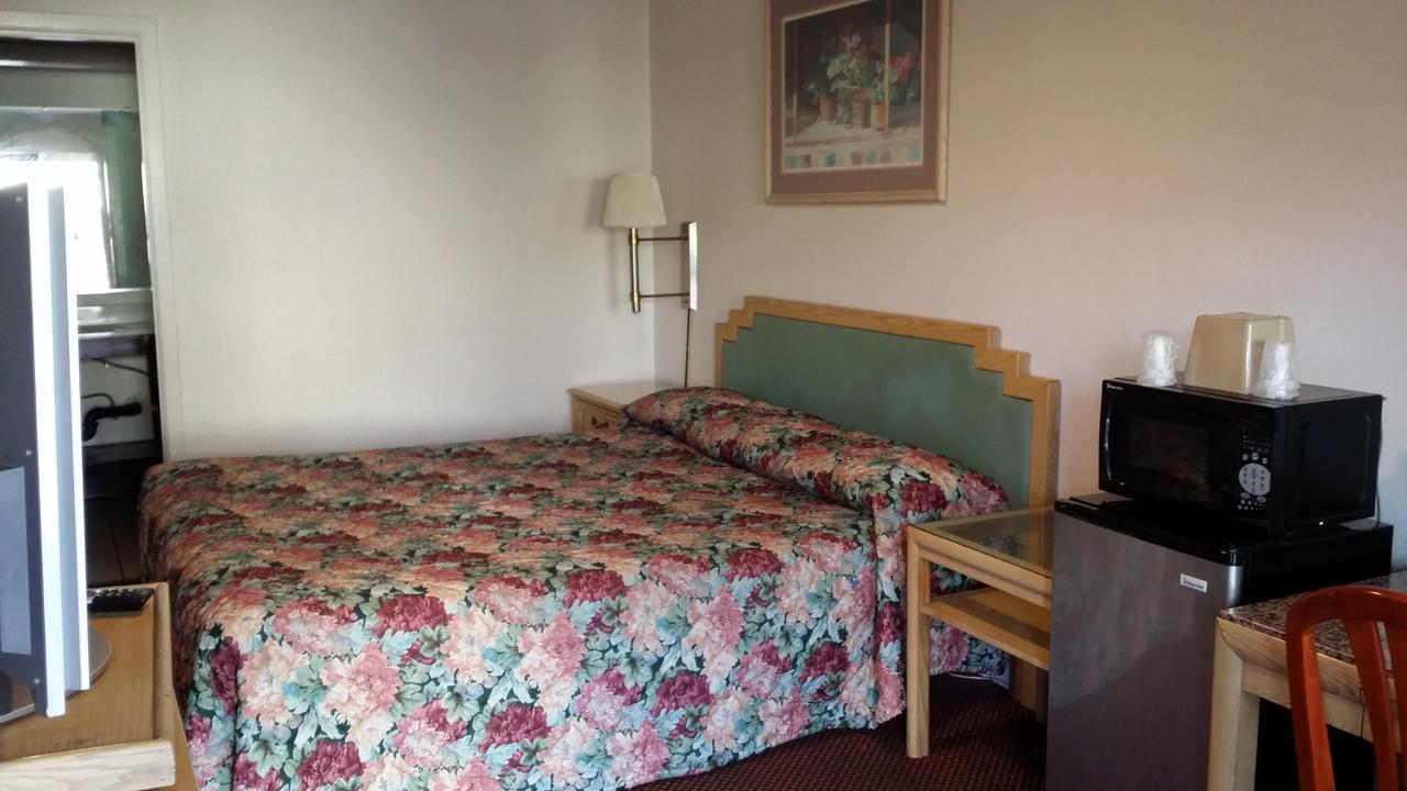 Redwood Inn Willits Eksteriør bilde