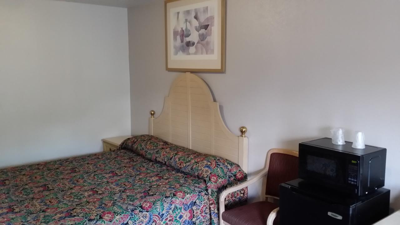 Redwood Inn Willits Eksteriør bilde