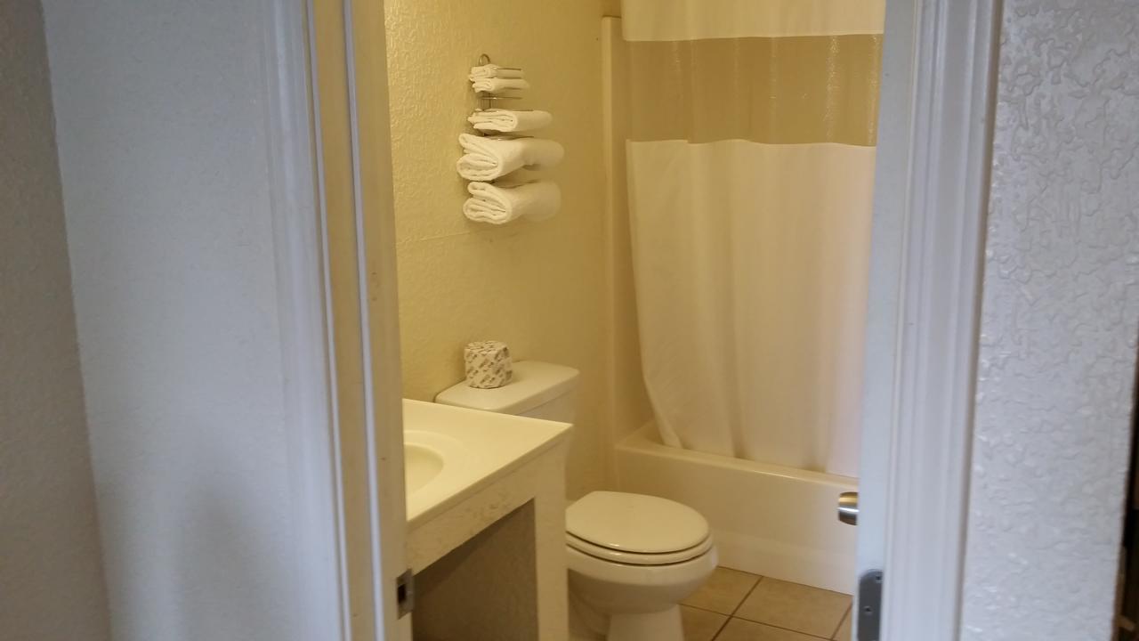 Redwood Inn Willits Eksteriør bilde