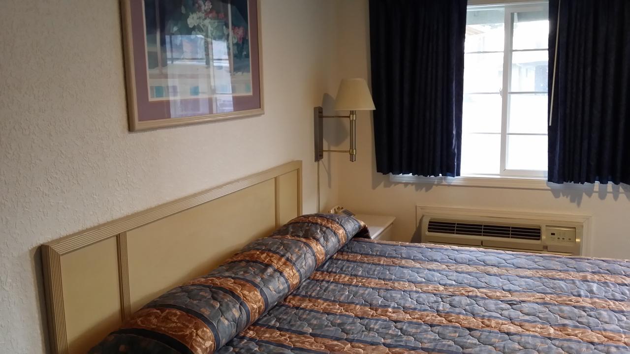 Redwood Inn Willits Eksteriør bilde